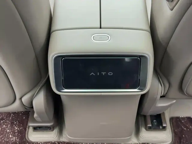 Aito M9 — Фото автомобиля 16