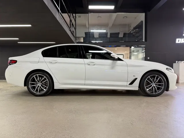 BMW 5 Series — Фото автомобиля 10