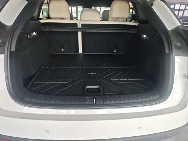 Li Auto i6 — Фото автомобиля 18