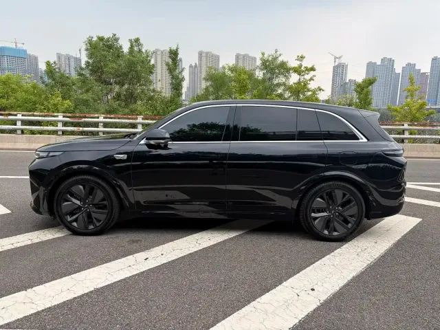Li Auto L7 — Фото автомобиля 11