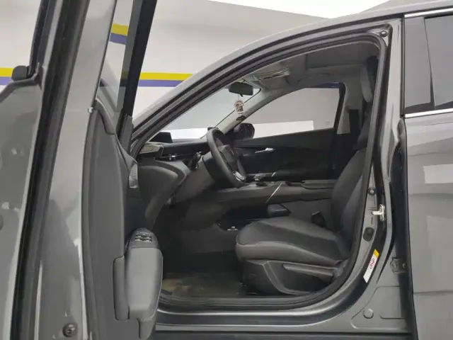 Changan Eado — Фото автомобиля 9