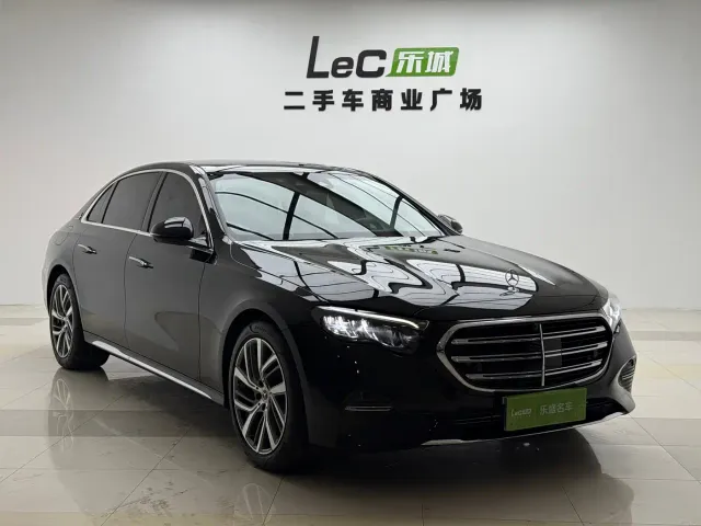 Mercedes-Benz E-Class — Фото автомобиля 2