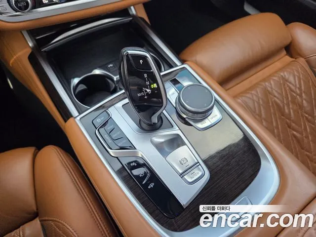 BMW 7 Series — Фото автомобиля 9