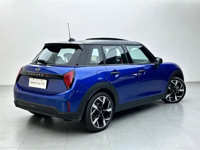 MINI Hatch — Фото автомобиля 4