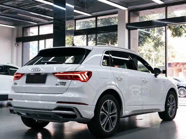 Audi Q3 — Фото автомобиля 3