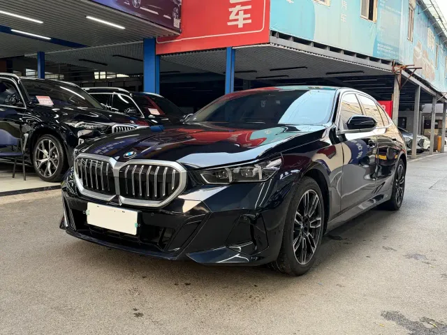 Фотография автомобиля — BMW 5 Series