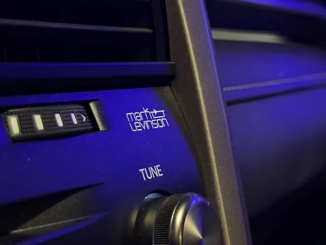 Lexus RX — Фото автомобиля 3
