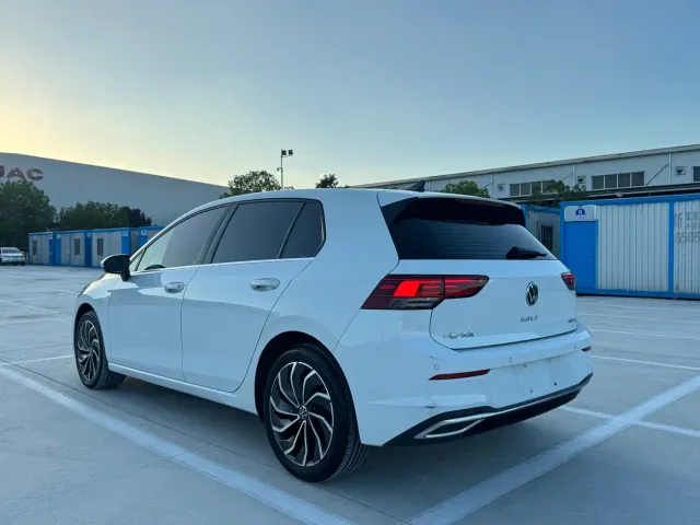 Volkswagen Golf — Фото автомобиля 6