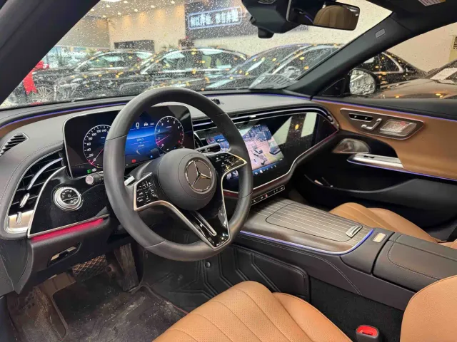 Mercedes-Benz E-Class — Фото автомобиля 4