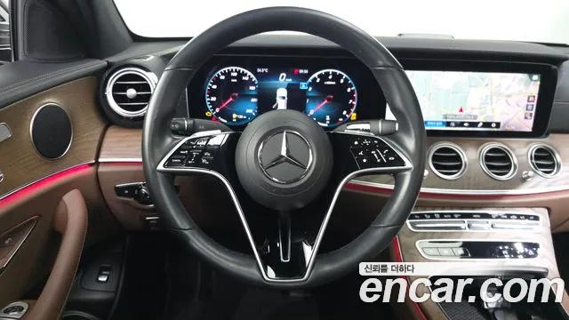 Mercedes-Benz E-Class — Фото автомобиля 13