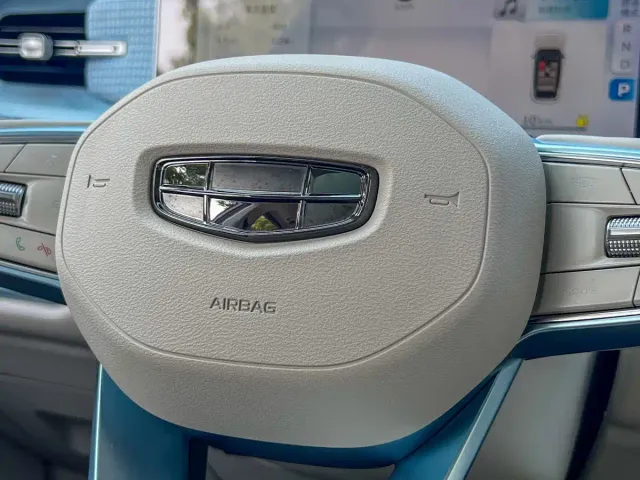Geely ICON — Фото автомобиля 8