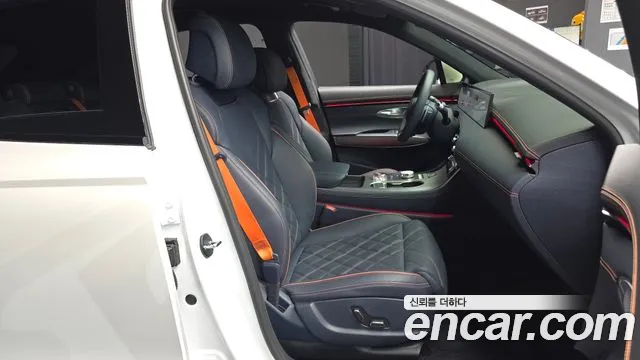 Genesis GV70 — Фото автомобиля 16
