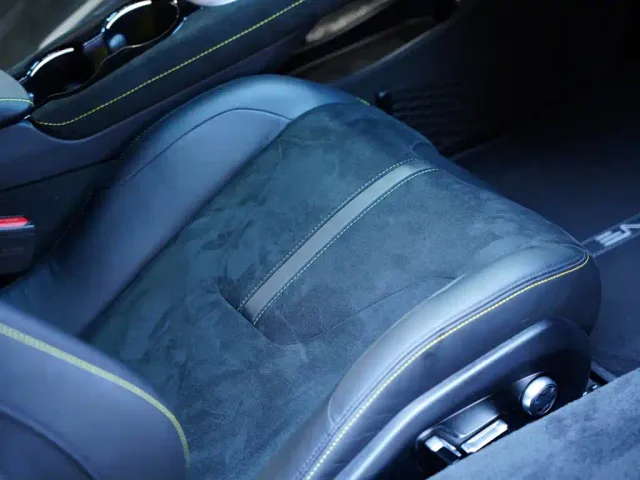 Lotus Emira — Фото автомобиля 30
