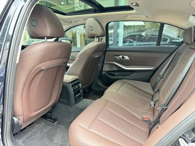BMW 3 Series — Фото автомобиля 16
