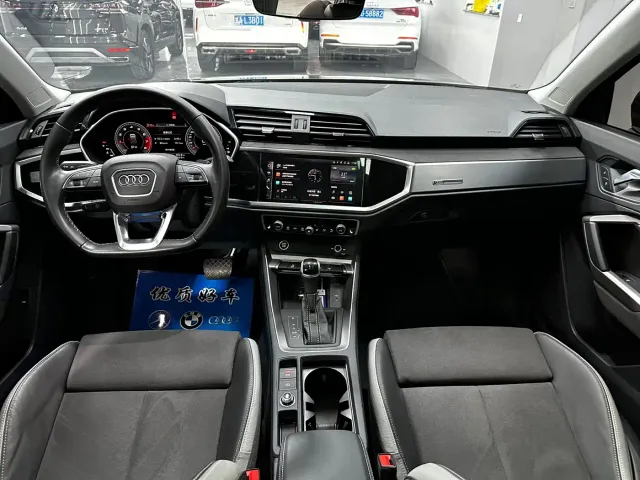 Audi Q3 — Фото автомобиля 11