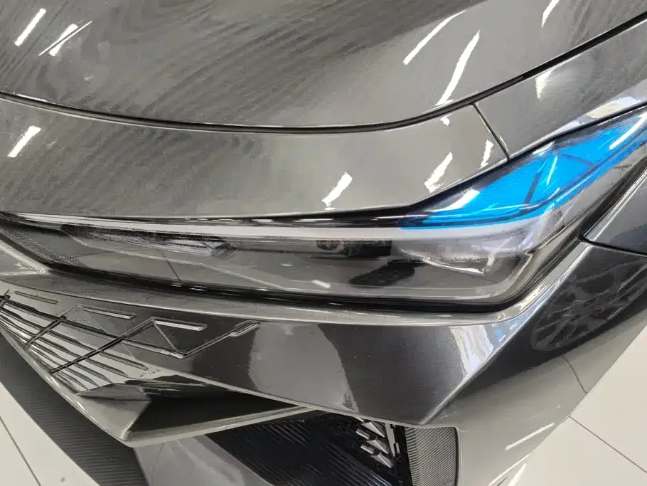 Changan Changan UNI-V 2022 1.5T Premium Model — Фото автомобиля 5