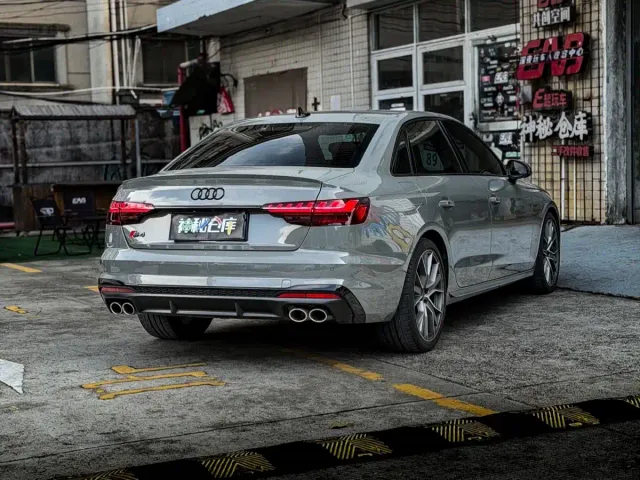 Audi S4 — Фото автомобиля 4