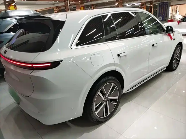 Li Auto L6 — Фото автомобиля 6