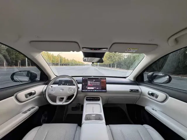 Changan Qiyuan Q05 — Фото автомобиля 5