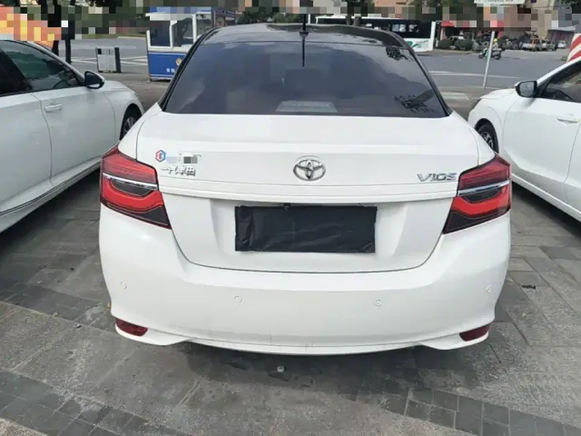 Toyota Vios — Фото автомобиля 5