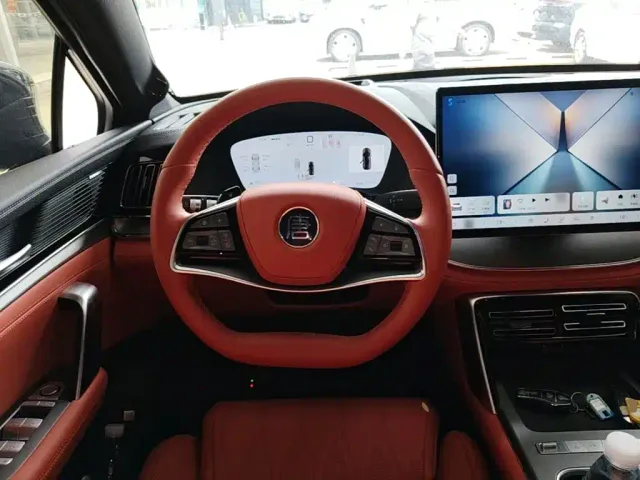 BYD Tang — Фото автомобиля 10