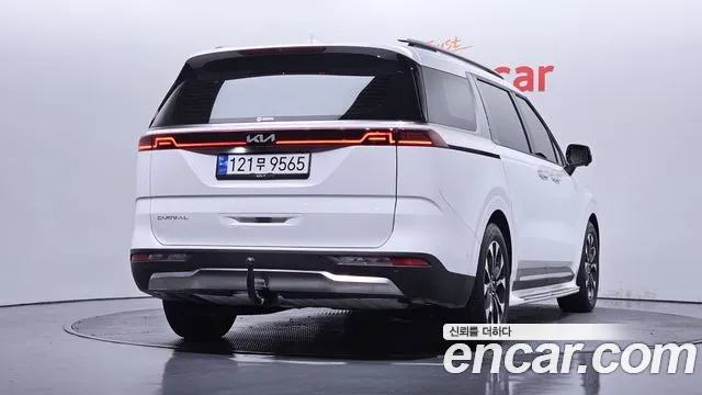 Kia Canival Carnival 4 поколение Бензин 7 мест Signature — Фото автомобиля 2