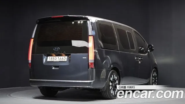 Hyundai Staria Staria 4WD Lounge 9 мест — Фото автомобиля 2