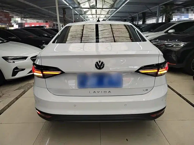 Volkswagen Lavida — Фото автомобиля 5