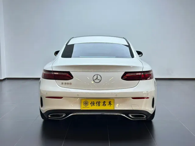 Mercedes-Benz E-Class — Фото автомобиля 4