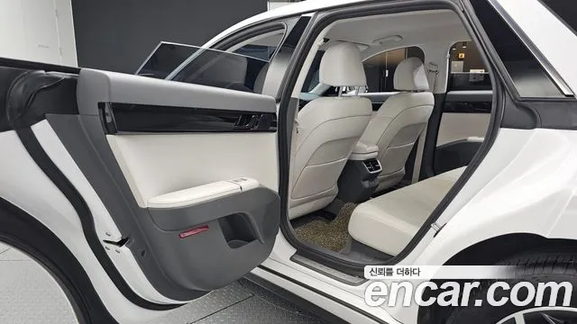 Hyundai Grandeur GN7 — Фото автомобиля 18
