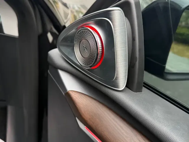 Tesla Model Y — Фото автомобиля 15