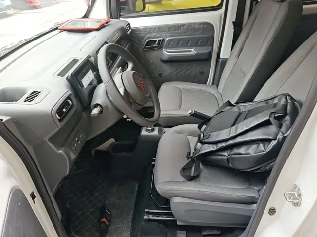 Wuling Zhiguang NEV — Фото автомобиля 14