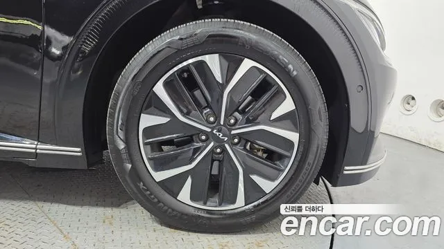 Kia EV6 — Фото автомобиля 21