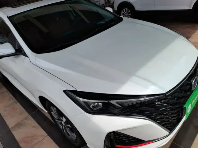 Changan Eado — Фото автомобиля 3