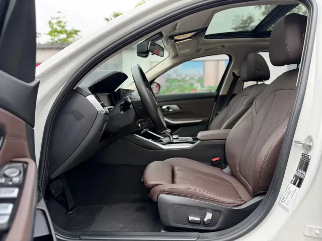 BMW 3 Series — Фото автомобиля 12