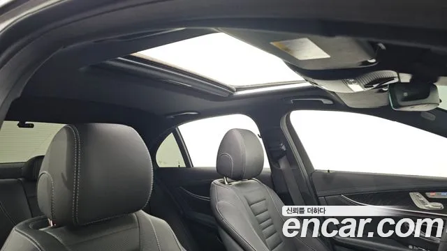Mercedes-Benz E-Class — Фото автомобиля 13