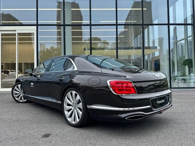 Bentley Flying Spur Plug-in Hybrid 2026 Model 4.0T V8 Standard Edition — Фото автомобиля 7