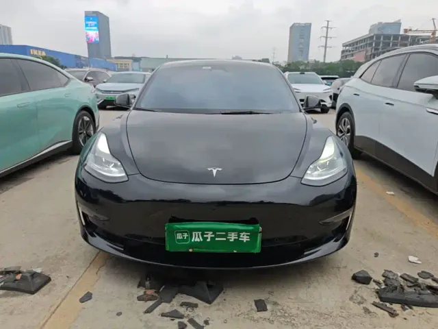 Tesla Model 3 — Фото автомобиля 2