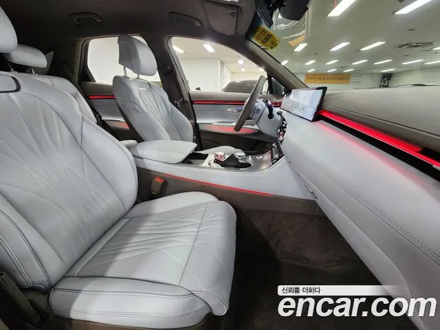 Genesis GV70 — Фото автомобиля 15
