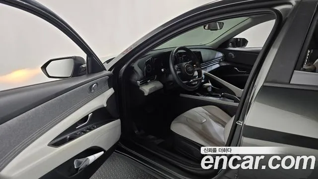Hyundai AVANTE Avante (CN7) — Фото автомобиля 10