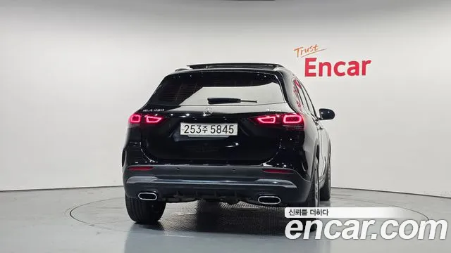 Mercedes-Benz GLA-Class — Фото автомобиля 4