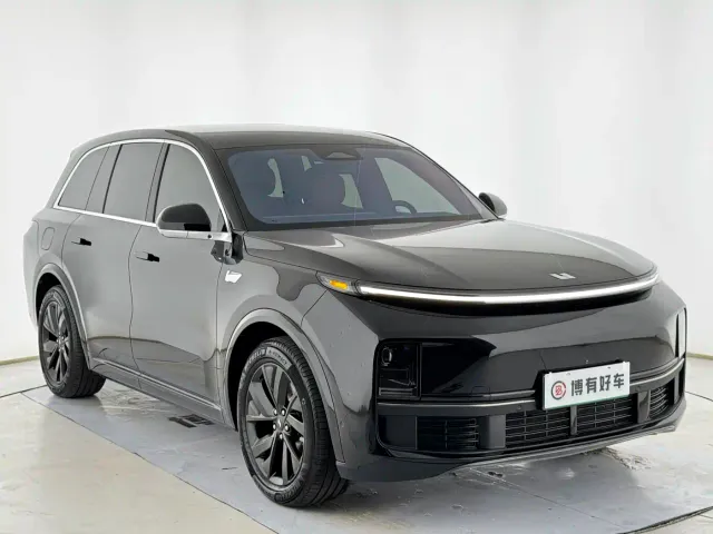 Li Auto L8 — Фото автомобиля 3