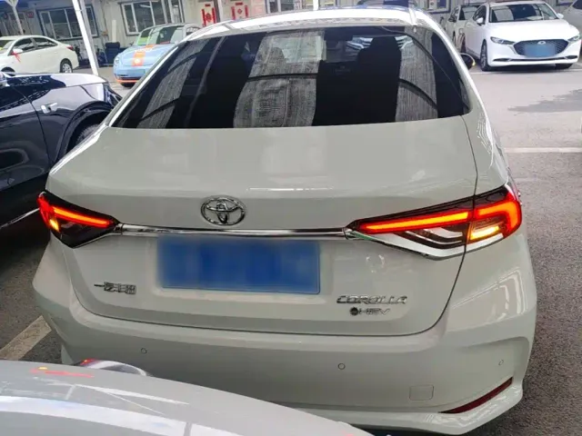 Toyota Corolla — Фото автомобиля 5