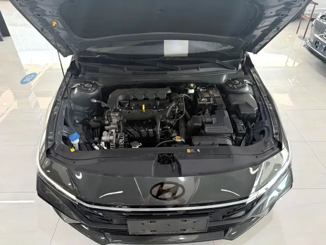 Hyundai Elantra — Фото автомобиля 15