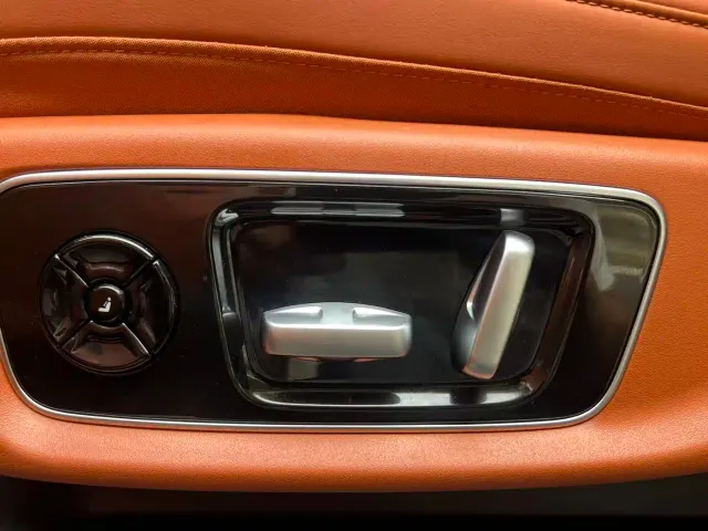 Li Auto L9 — Фото автомобиля 12