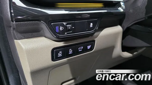 Kia Carnival Generation 4 — Фото автомобиля 13