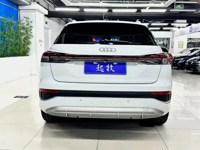 Audi Q4 e-tron — Фото автомобиля 18