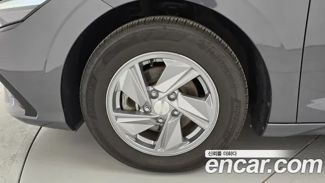 Hyundai Avante — Фото автомобиля 5