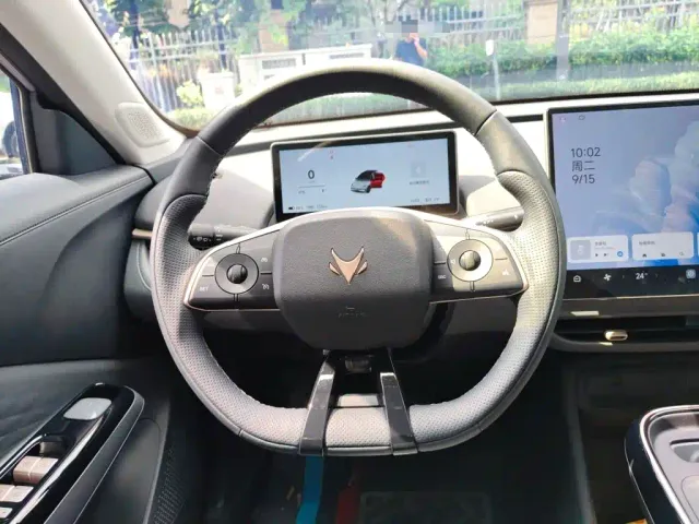 ARCFOX Arcfox T1 2025 425 Base Version — Фото автомобиля 2