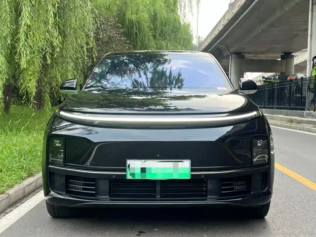 Li Auto L7 — Фото автомобиля 2